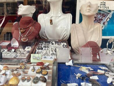Old Gold. Adela P., Praha 7